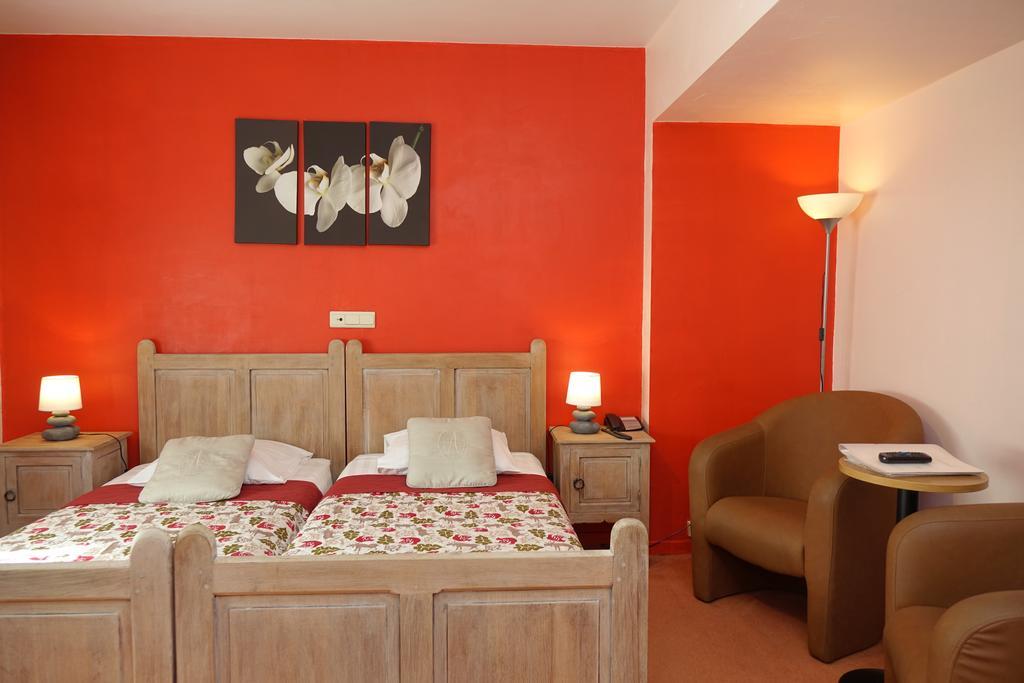 Logis L'Ermitage, Bistrot Des Saveurs Houffalize Bagian luar foto