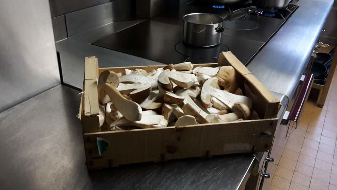 Logis L'Ermitage, Bistrot Des Saveurs Houffalize Bagian luar foto